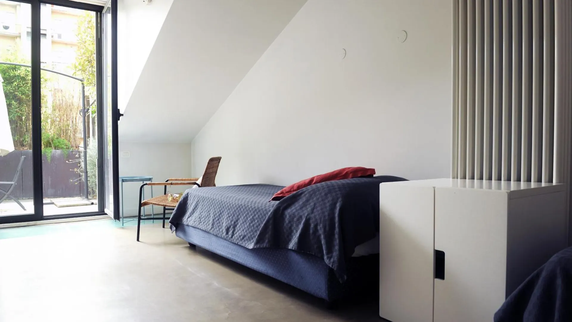 Room Sant Ambrogio With Private Terrace In Shared Flat Milan Homestay