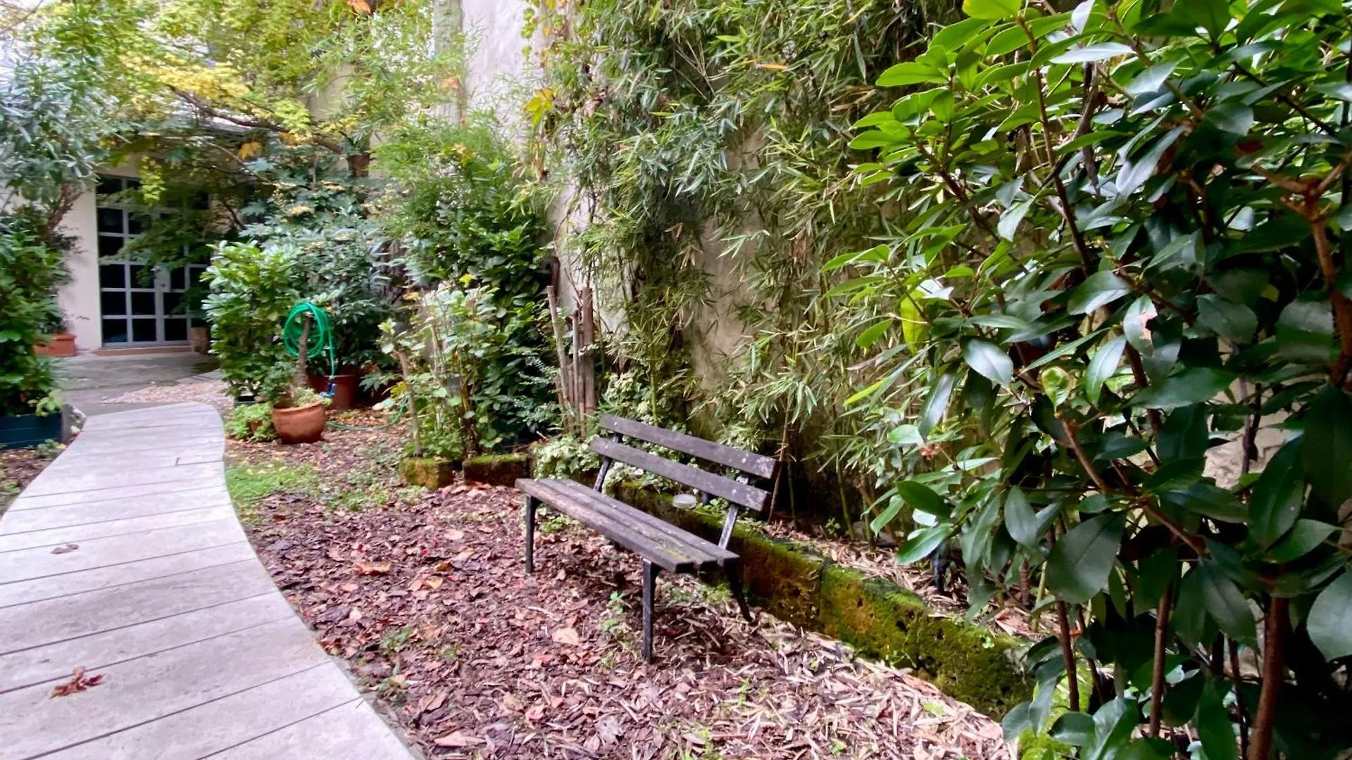 Homestay Room Sant Ambrogio With Private Terrace In Shared Flat Milan