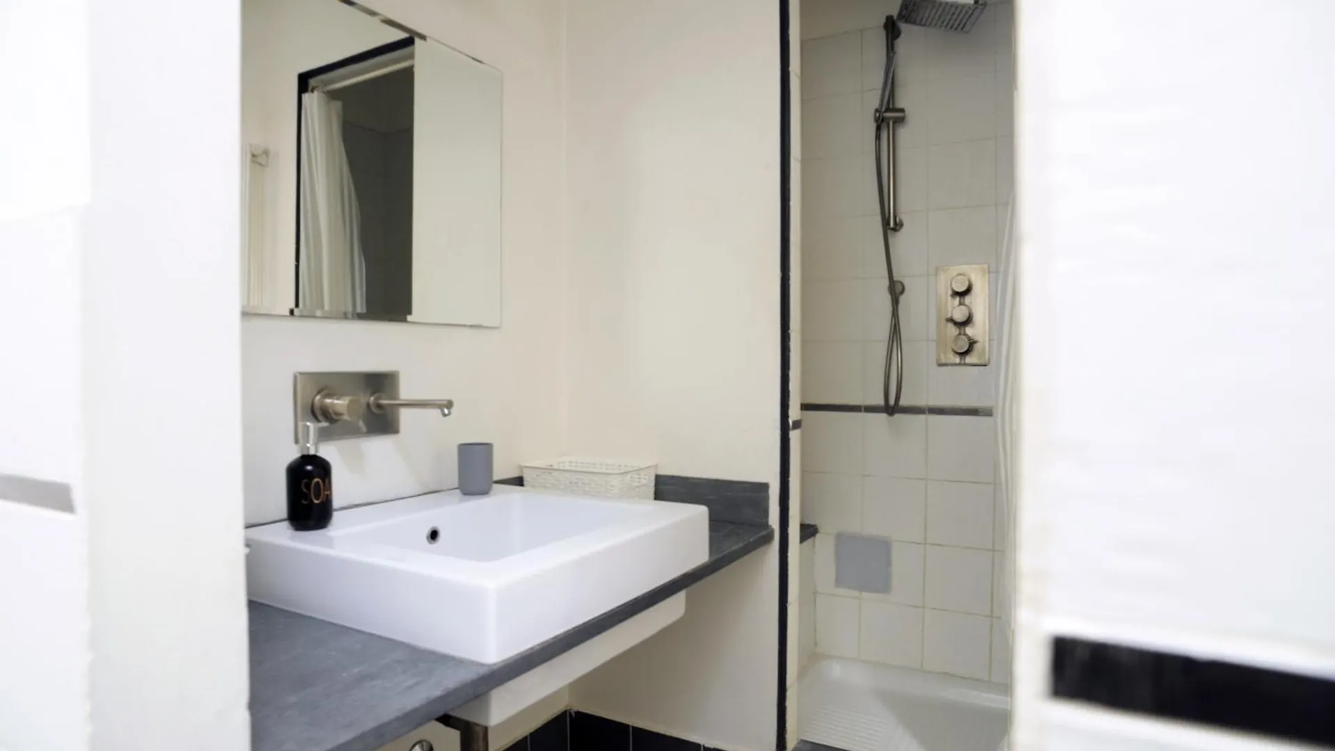 Room Sant Ambrogio With Private Terrace In Shared Flat Milan